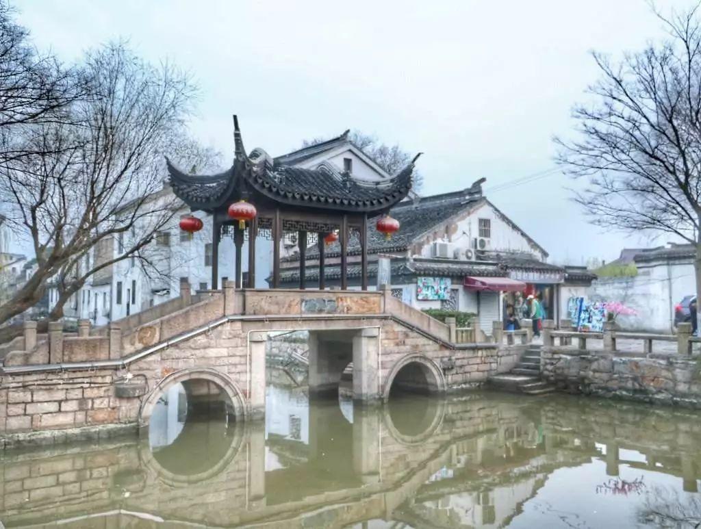 黔西南州省政协委员和列席人员分组讨论省“两院”工作报告